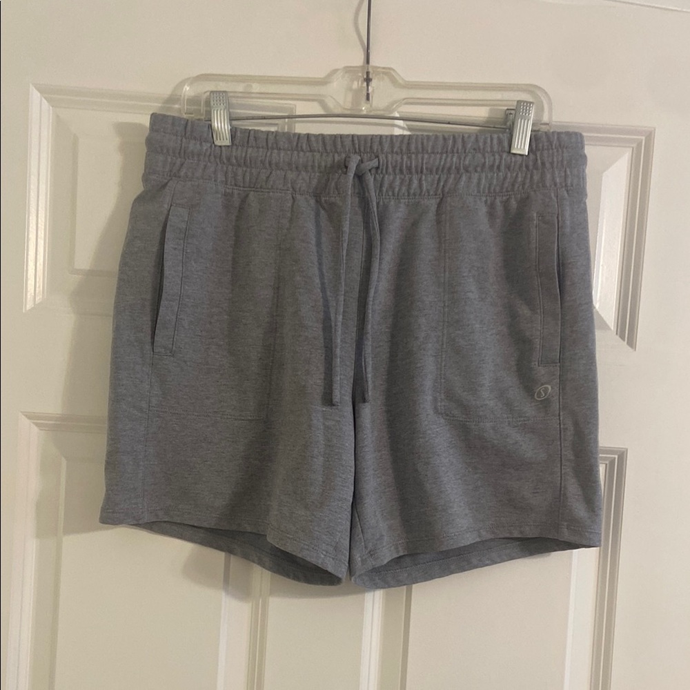 🧡 Women’s Spalding shorts
